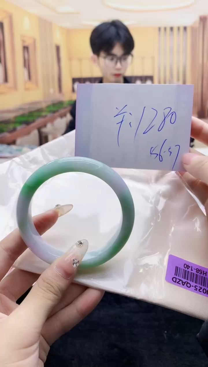 【闪购商品】翡翠手镯未镶嵌      H68-140