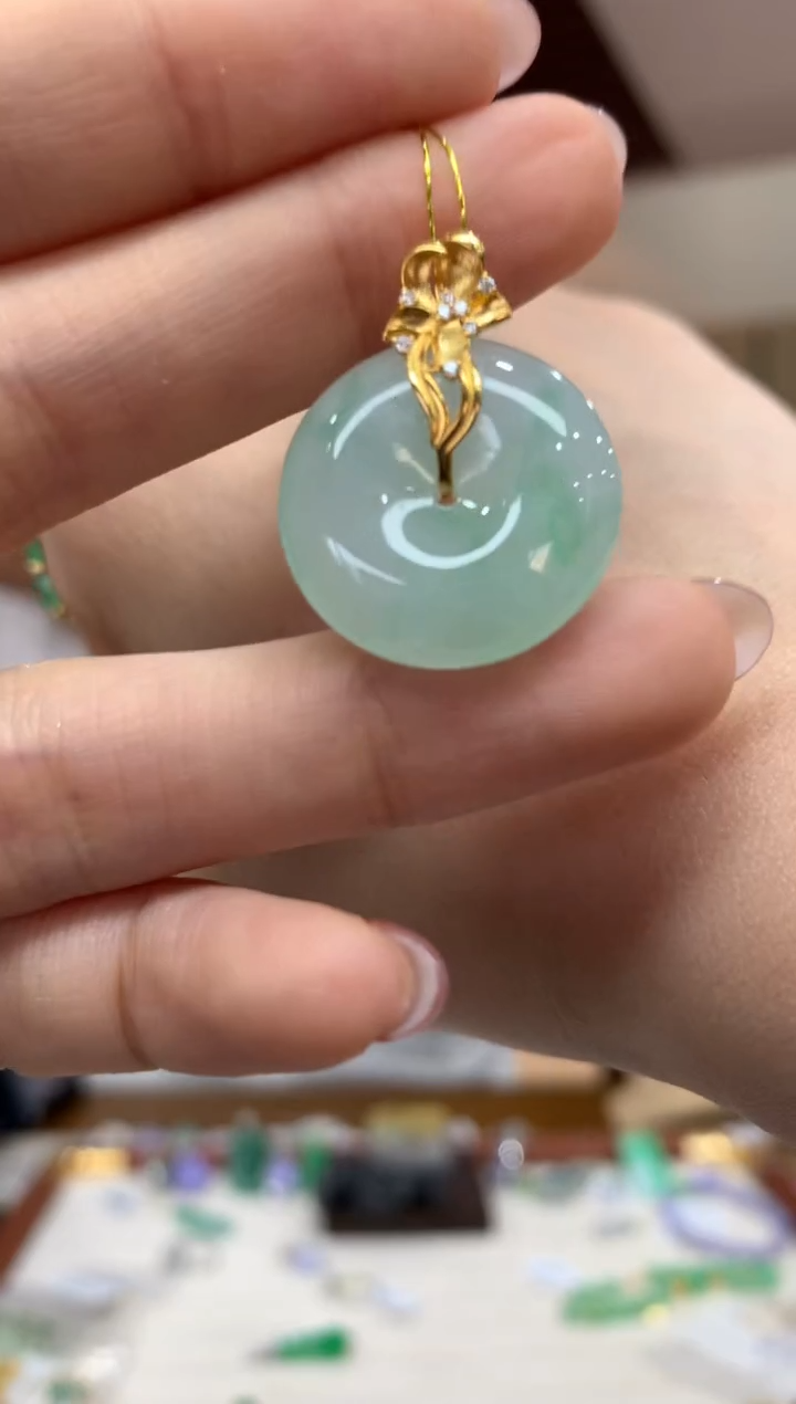 吊坠(不含链)18K金镶嵌翡翠平安扣