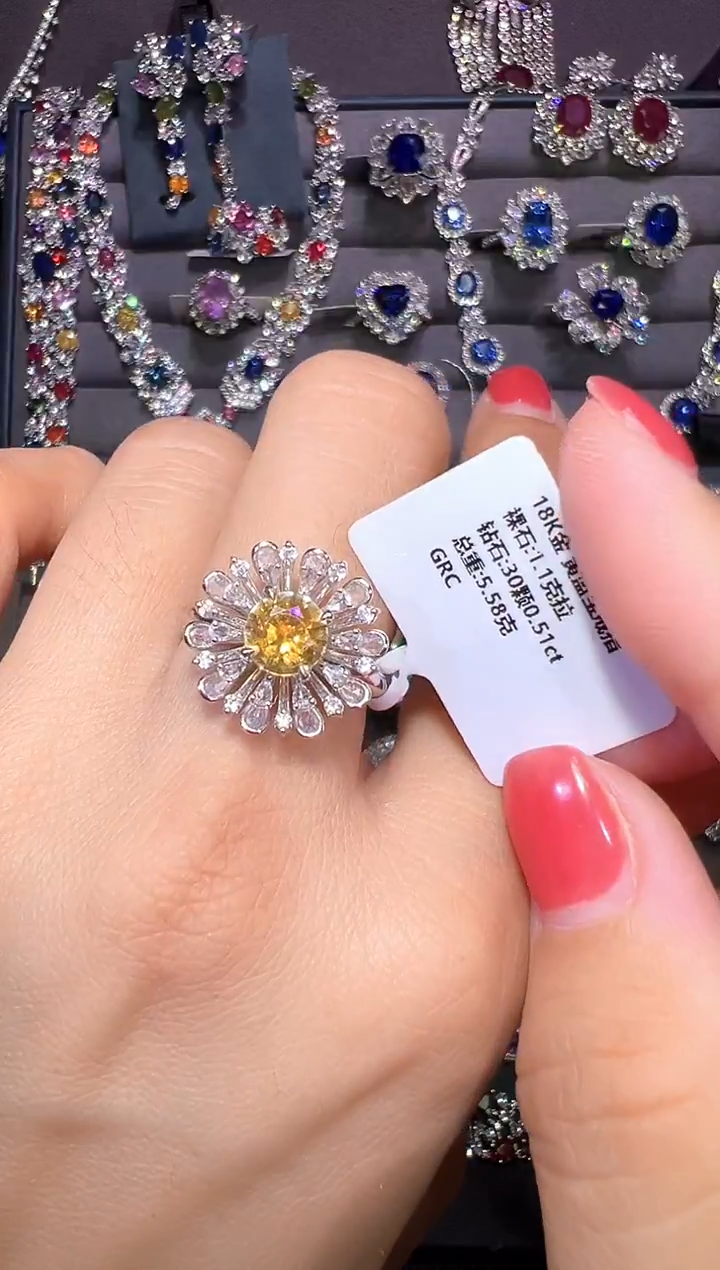 1.1ct彩色蓝宝石18K金镶嵌 