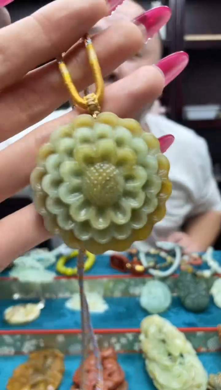 未镶嵌岫玉吊坠·
