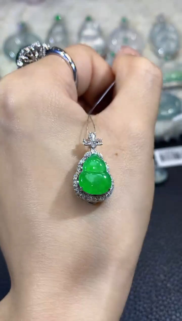 套链18K金镶嵌翡翠A62