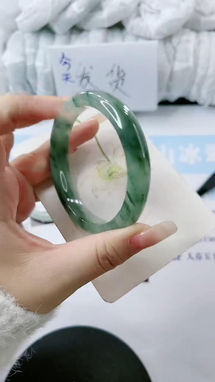 【闪购商品】石英质玉手镯未镶嵌多样性发货V516