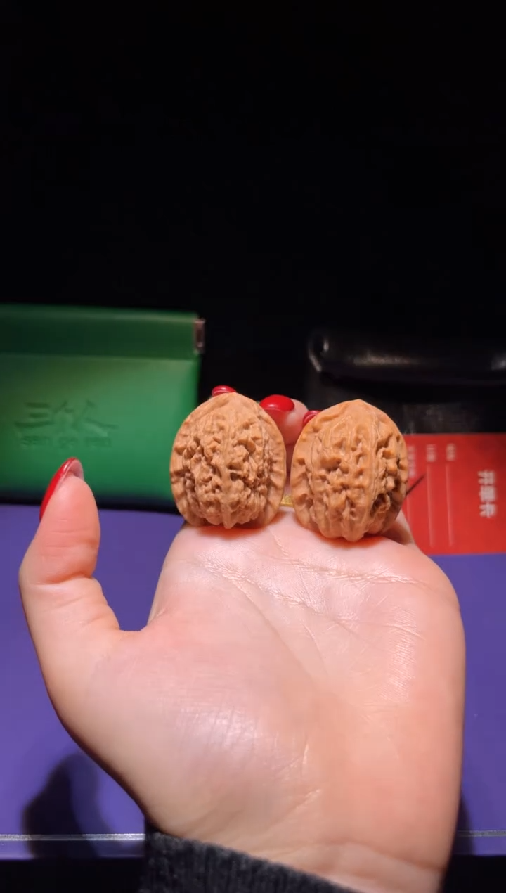 把件文玩核桃10号红莲带虎头