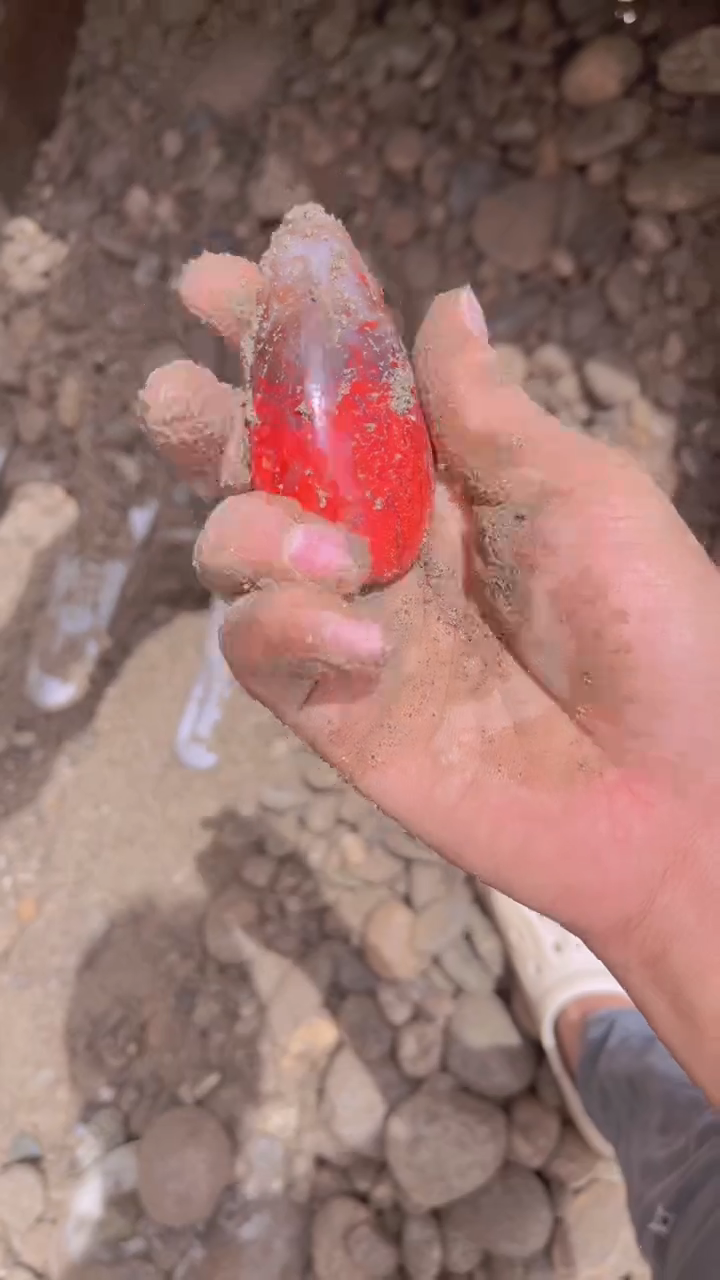 透闪石质玉未镶嵌珠宝奇石透闪石质玉，未镶嵌珠宝奇石