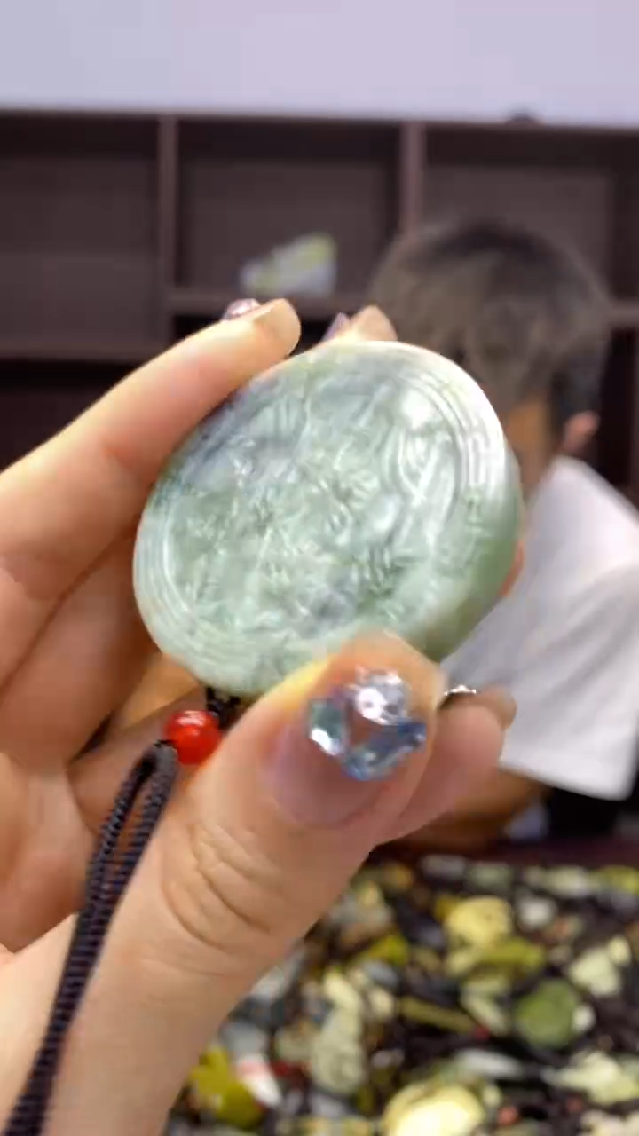 未镶嵌岫玉挂件  