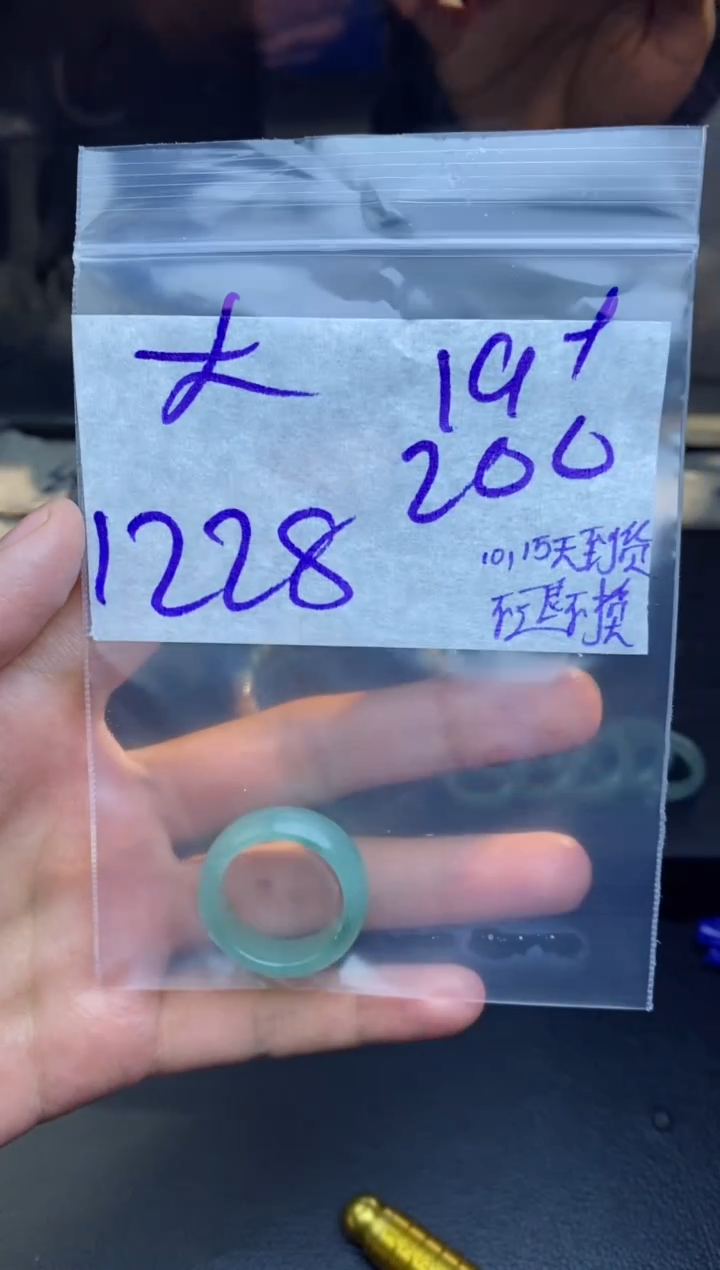 未镶嵌定制翡翠大*孩拍一发一