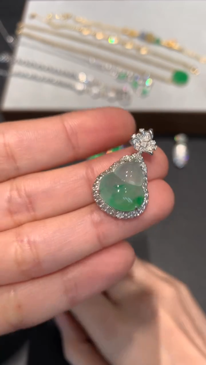 【闪购商品】翡翠颈饰18K金镶嵌A114-14800