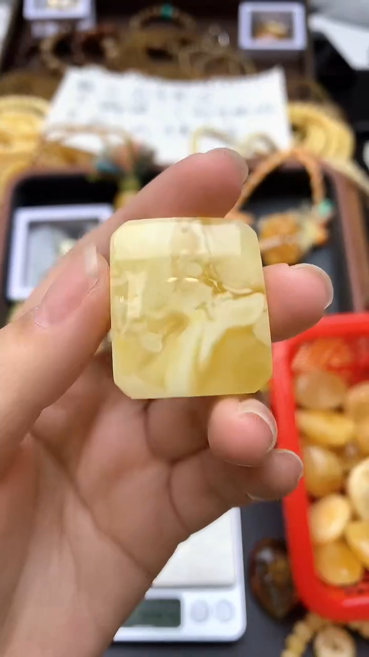 【闪购商品】蜜蜡珠宝奇石未镶嵌001琥珀蜜蜡 孔道破皮