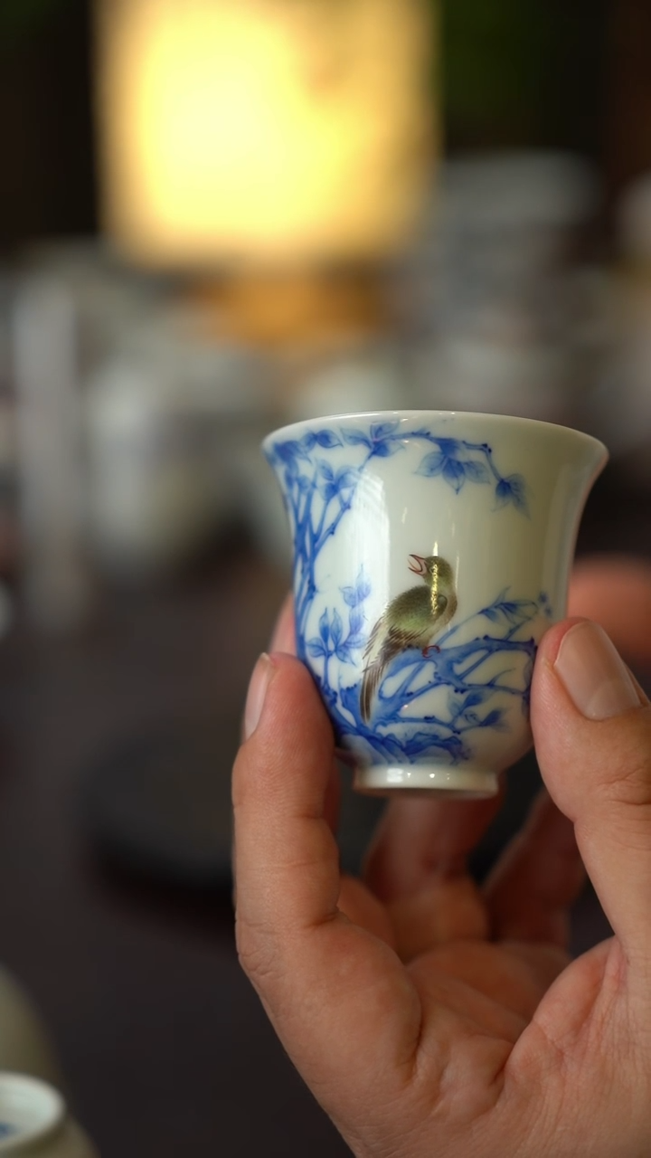 景德镇全手工手绘斗彩翠鸟铃铛杯