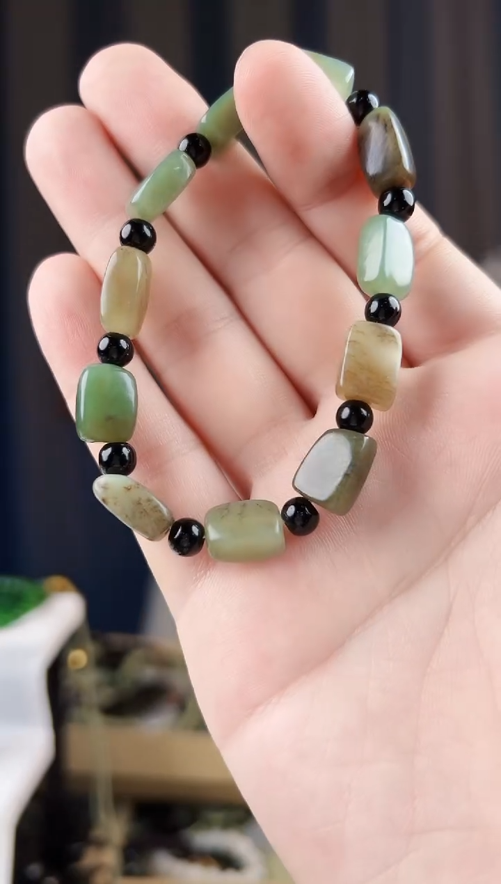 颈饰未镶嵌和田玉拍一发一，多样性发货