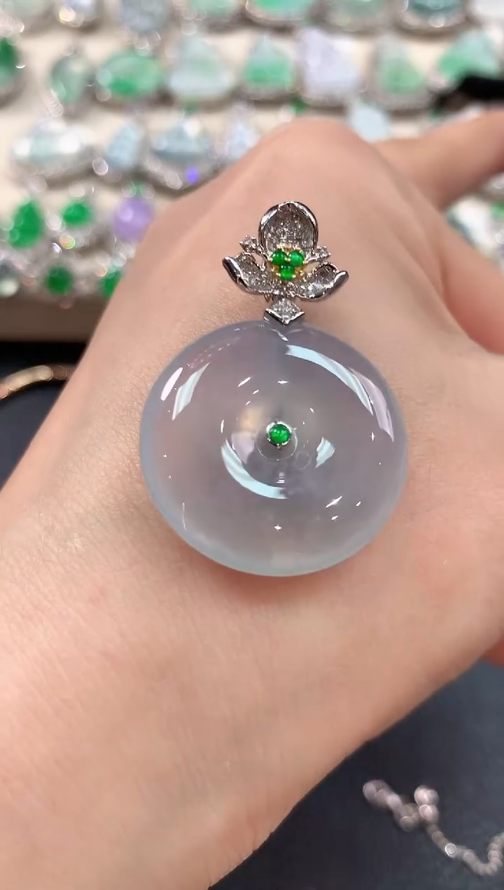 【闪购商品】翡翠吊坠(不含链)18K金镶嵌n24   