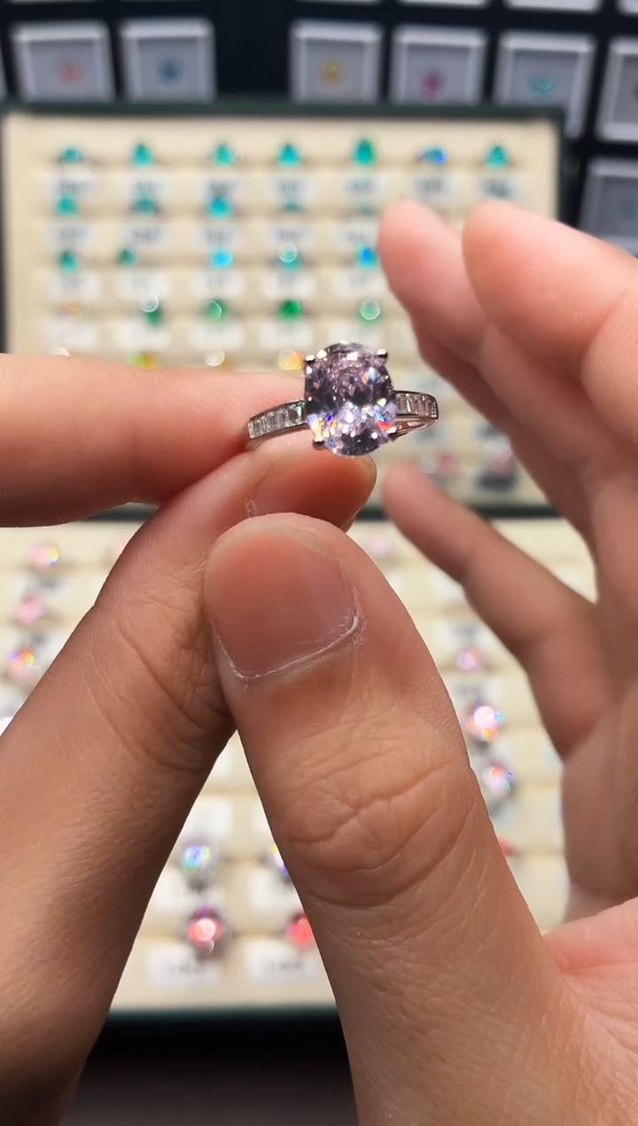 银S925镶嵌戒指绿柱石（摩根石）000