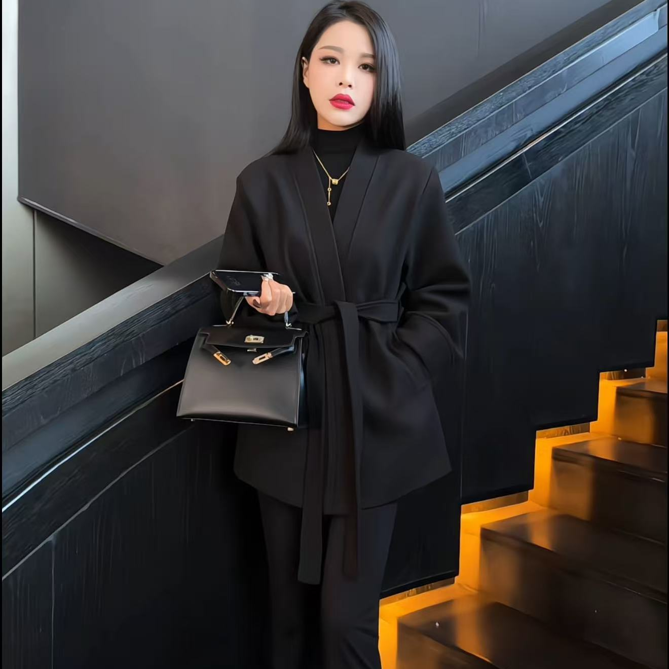 2025高级感黑色V领中长款毛呢外套女秋冬款