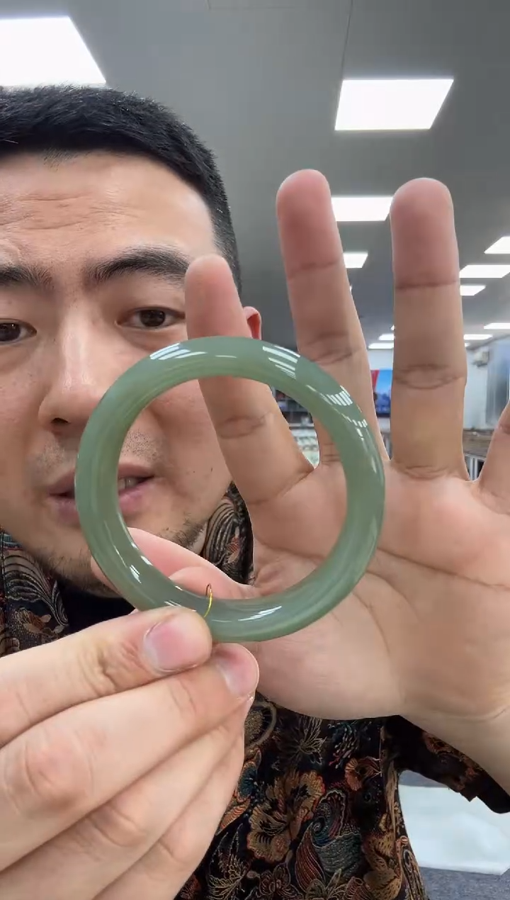 【闪购商品】和田玉手镯未镶嵌55-56  357