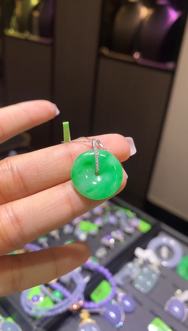 【闪购商品】翡翠吊坠(不含链)18K金镶嵌扣子