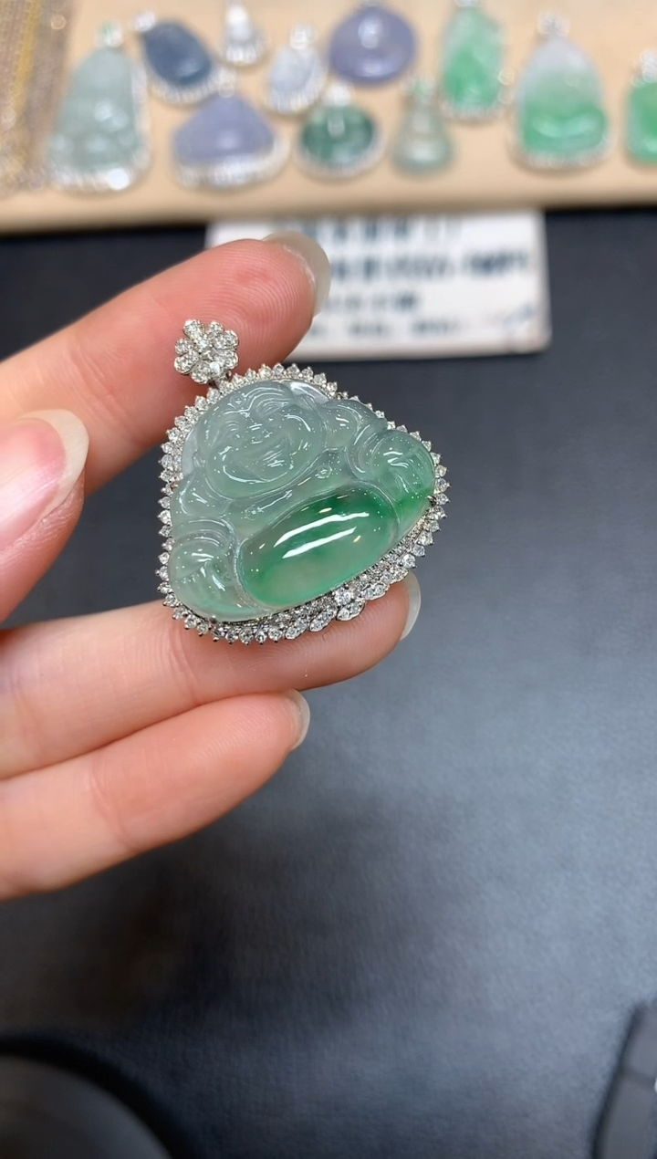 【闪购商品】翡翠颈饰18K金镶嵌佛公【无服务费