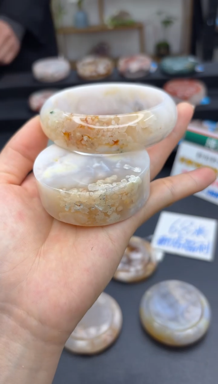 【闪购商品】石英质玉手镯未镶嵌C869(61圈赠送镯心)