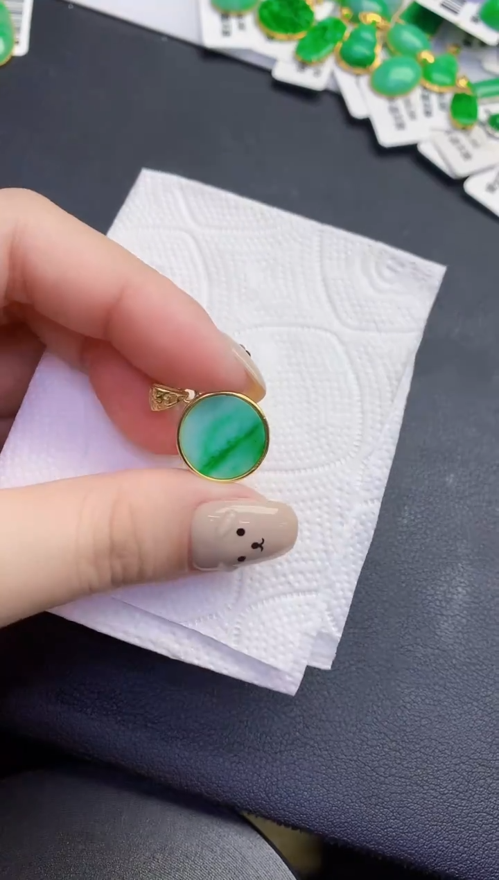 颈饰未镶嵌翡翠缅甸天然翡翠A货