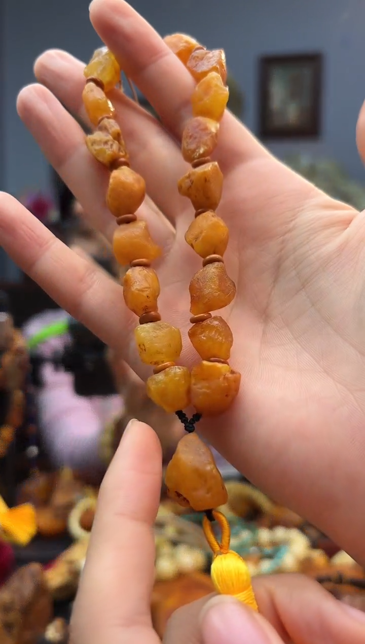 手串琥珀未镶嵌手持