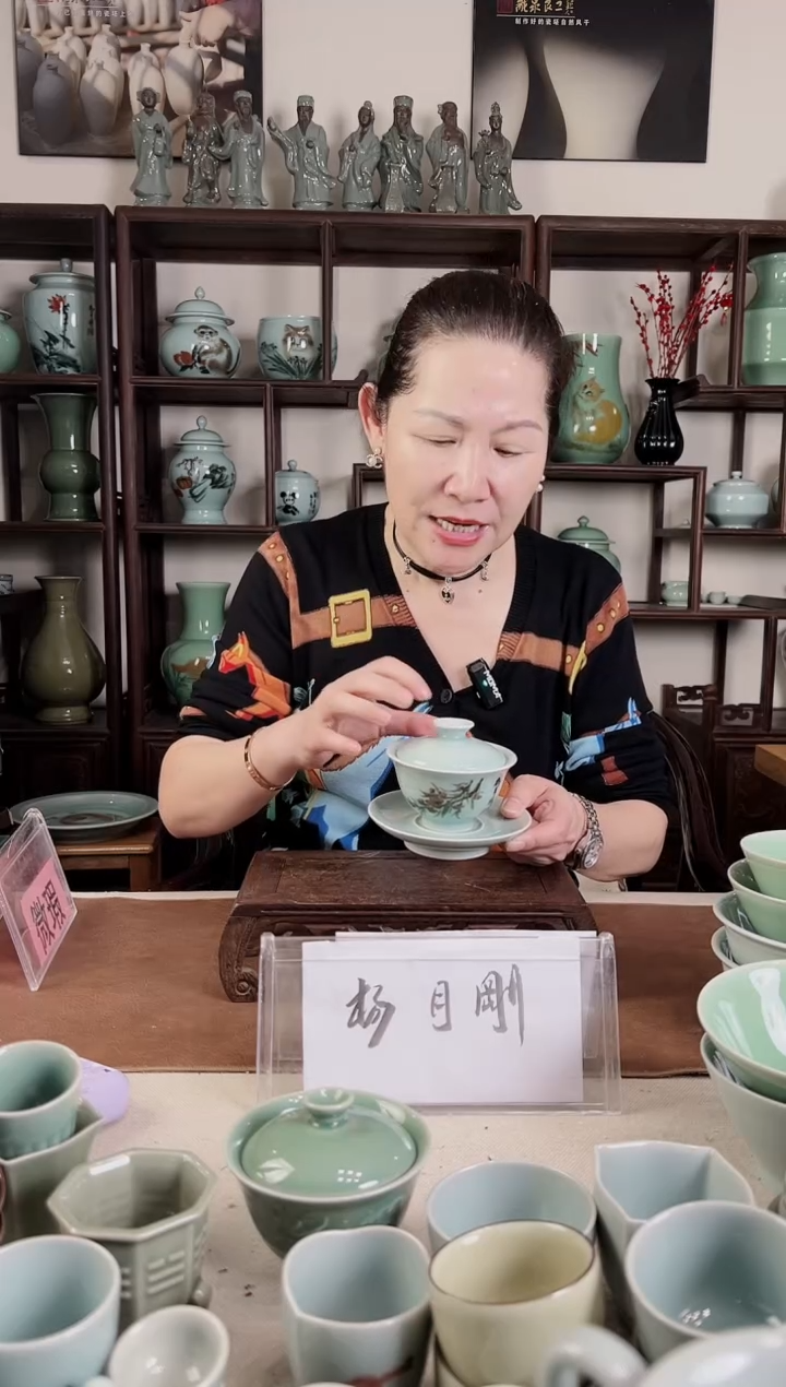 釉中彩 桃花画 三才盖碗L