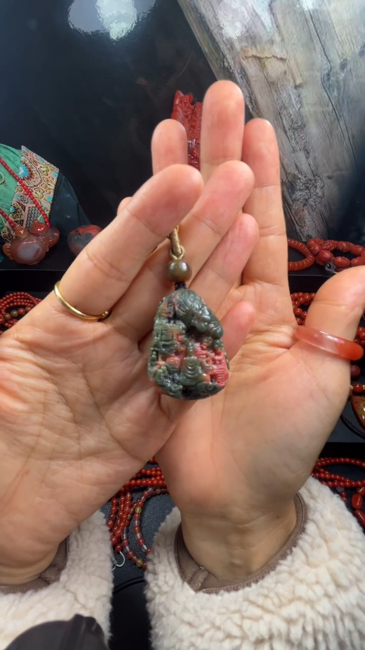 颈饰未镶嵌南红玛瑙龙**神南红吊坠