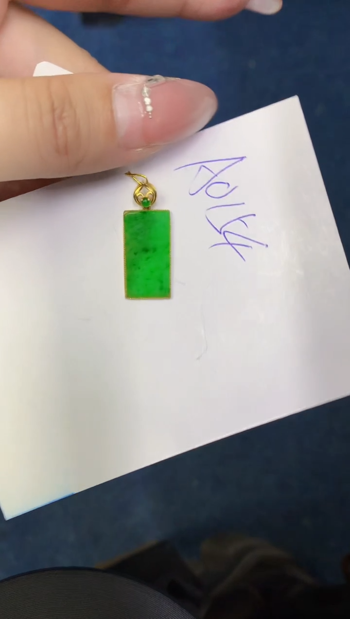【闪购商品】翡翠颈饰18K金镶嵌00000000000