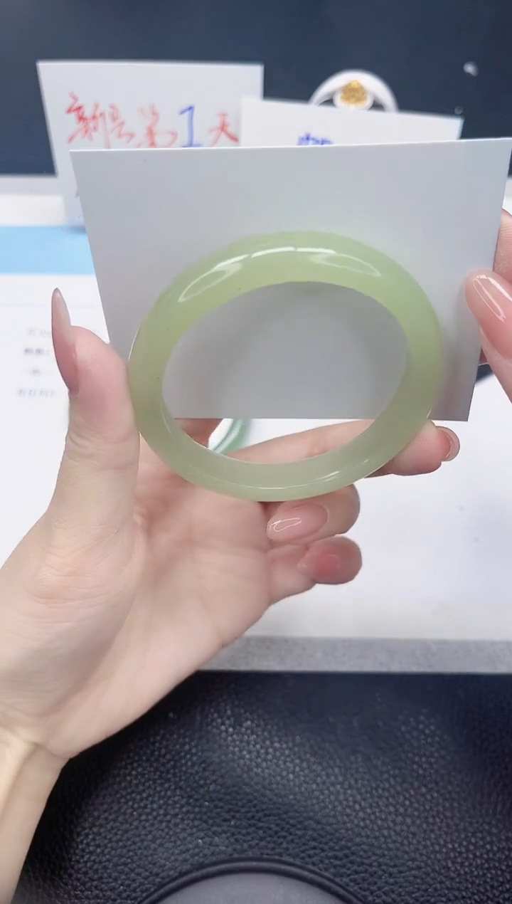 未镶嵌手镯石英质玉67-58.8