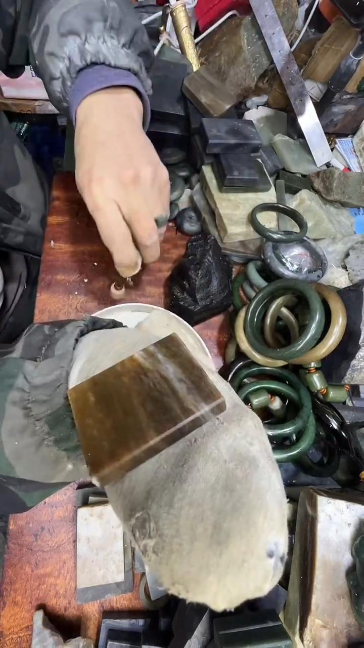 未镶嵌和田玉珠宝半成品1