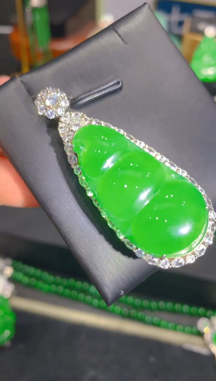 【闪购商品】翡翠颈饰银S925镶嵌38一季