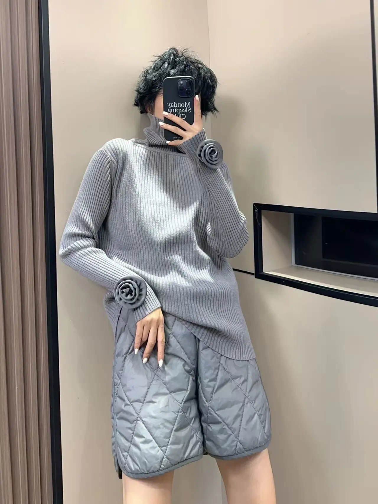 【立体繁花】原创花朵高领套头毛衣