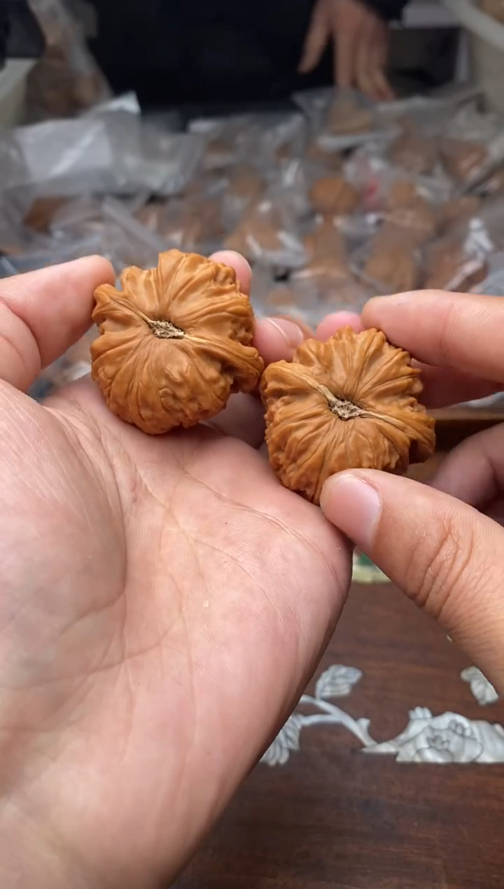 【闪购商品】文玩核桃把件A46号41尺白狮子