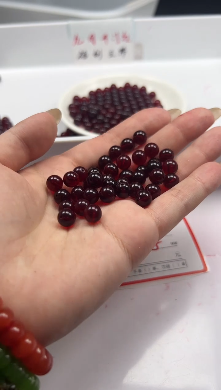 蜜蜡颈饰未镶嵌W2063血珀8MM*30颗