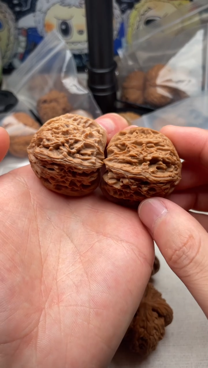 把件文玩核桃40尺寸三角白