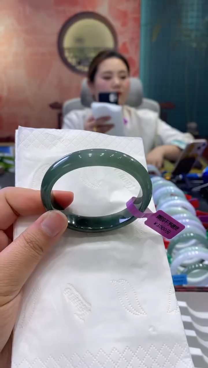 【闪购商品】翡翠手镯未镶嵌多人0008507