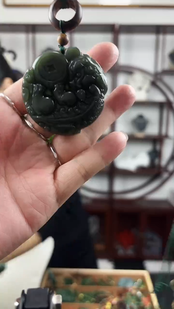 颈饰未镶嵌和田玉1