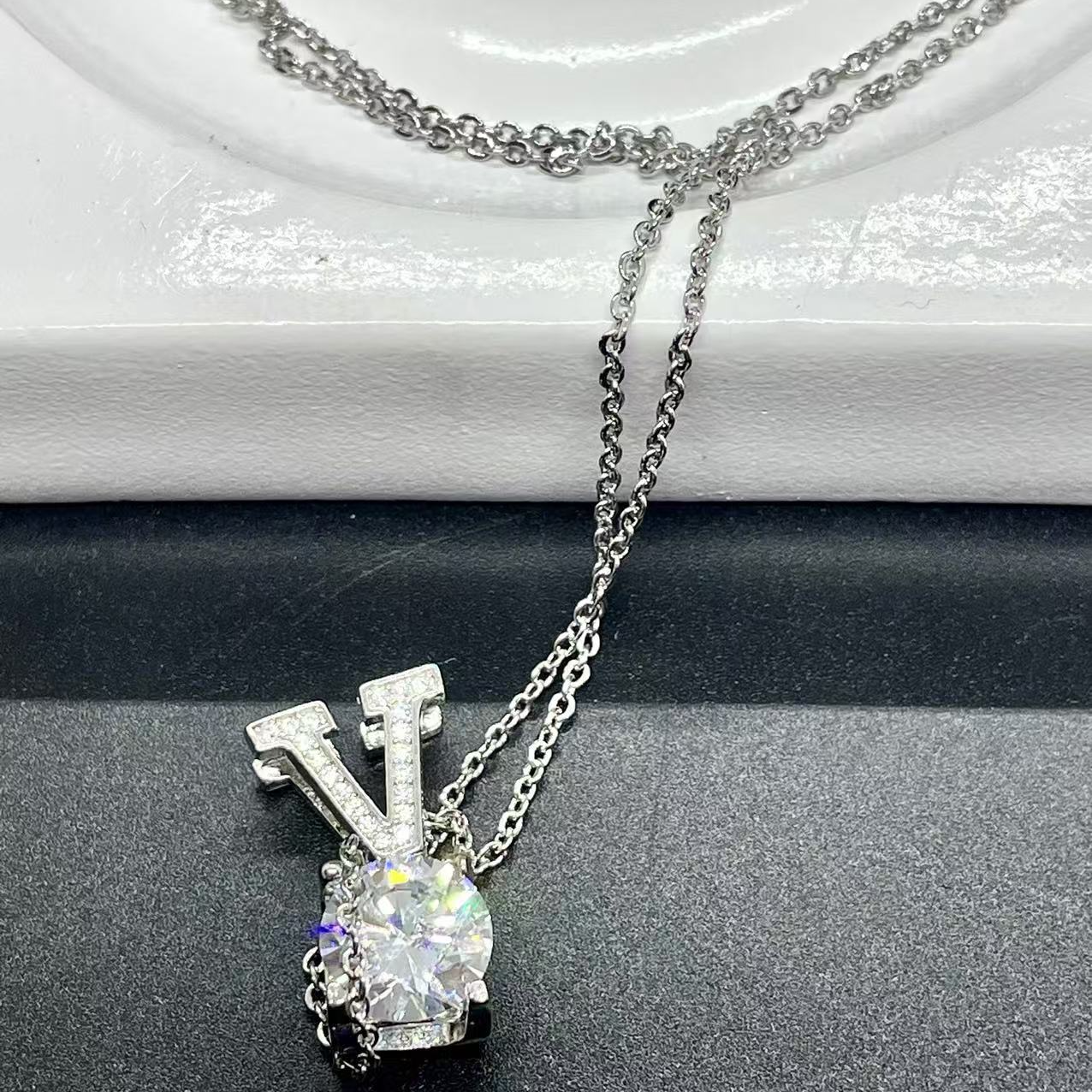 【南非库里南】NFKLN 高端奢华定制 V形牛头镶嵌吊坠 095