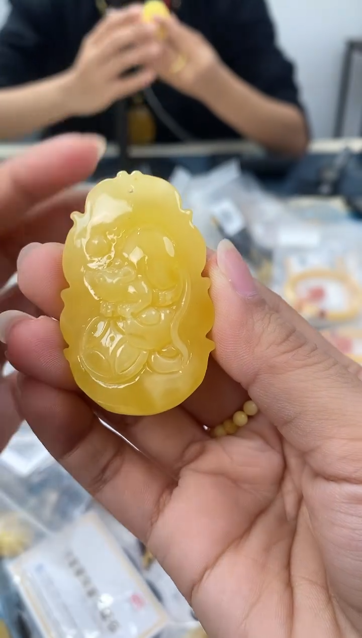【闪购商品】琥珀裸石未镶嵌天然琥珀蜜蜡鼠来宝