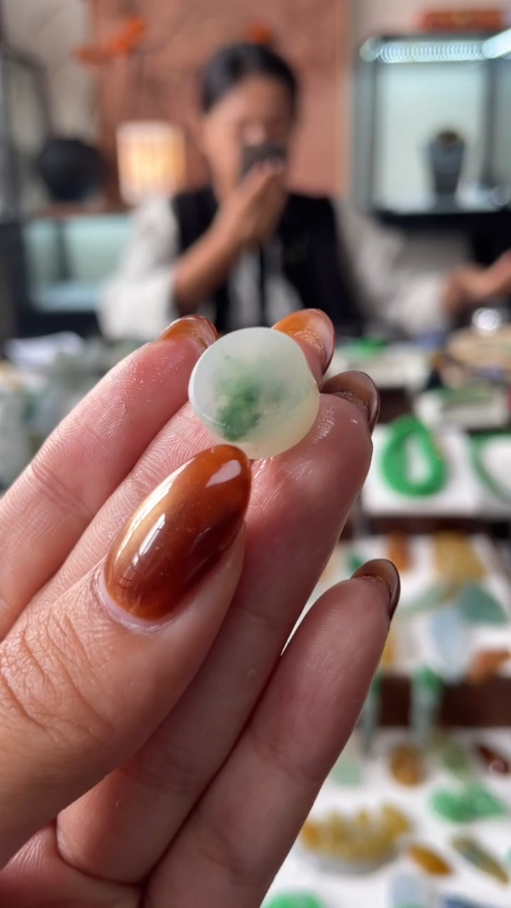 【闪购商品】定制翡翠未镶嵌飘花饼260