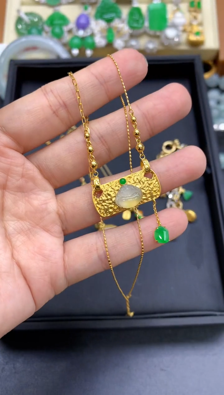 颈饰18K金镶嵌翡翠506-中国好珍宝