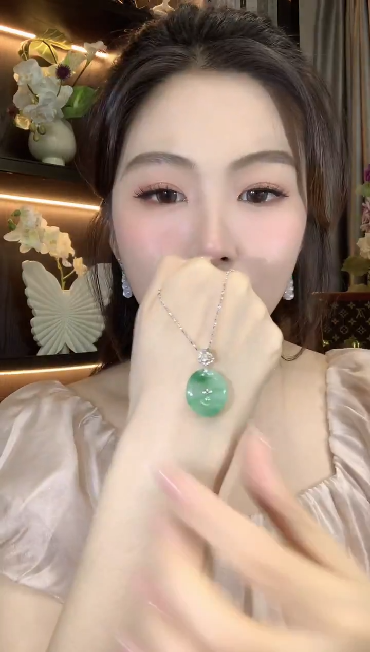 吊坠(不含链)18K金镶嵌翡翠D22翡翠