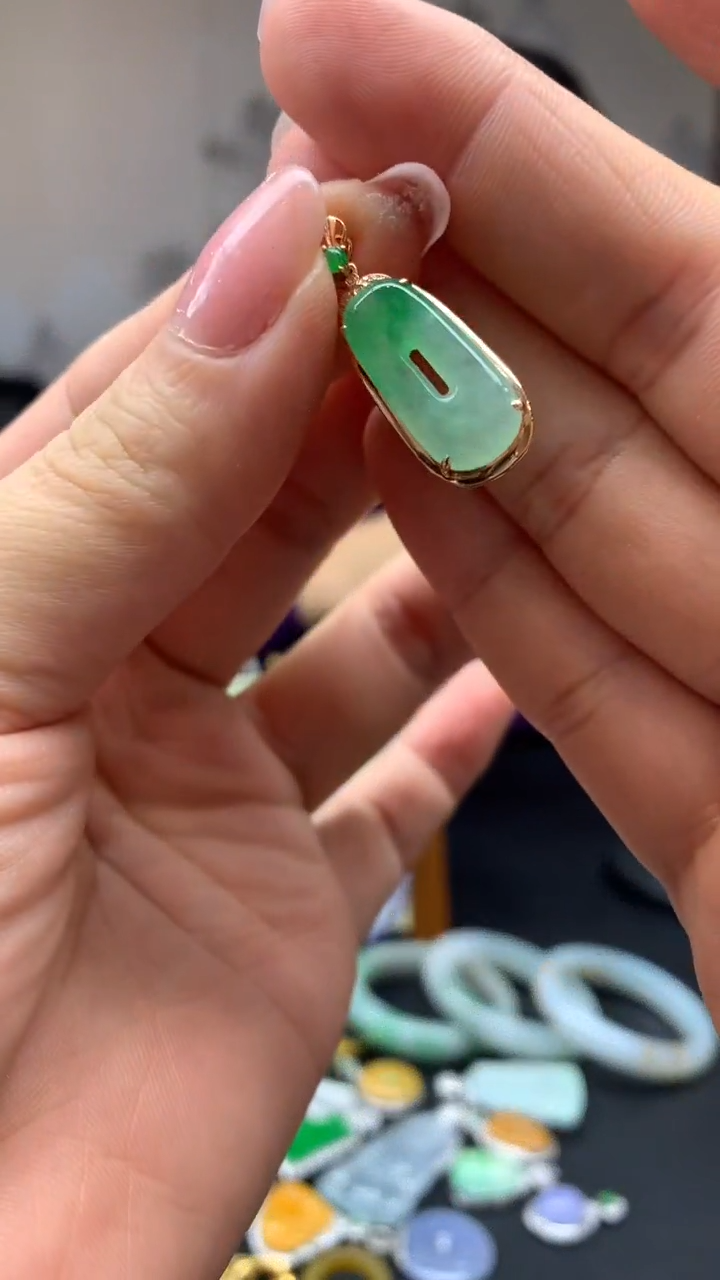 【闪购商品】翡翠颈饰18K金镶嵌4-天然翡翠