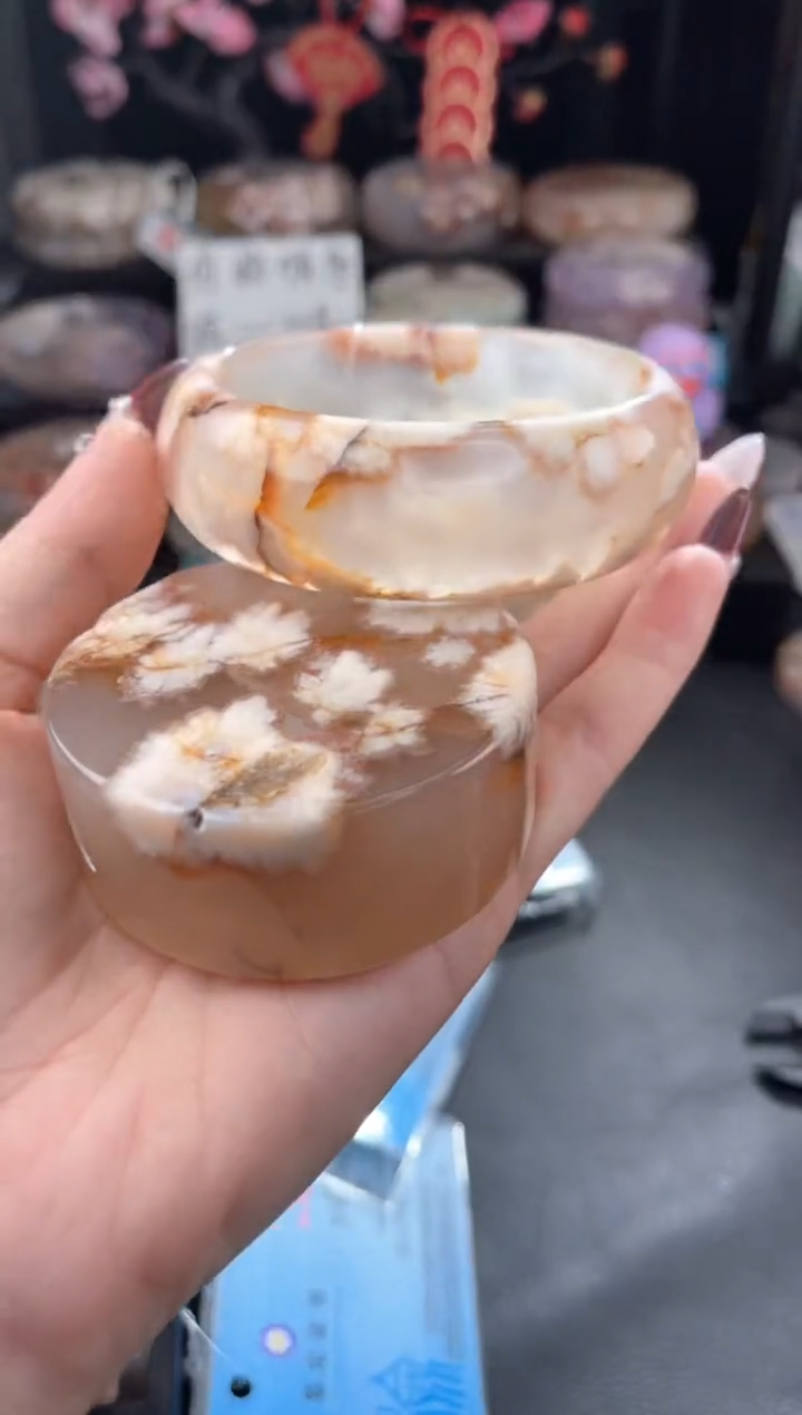 【闪购商品】石英质玉手镯未镶嵌63
