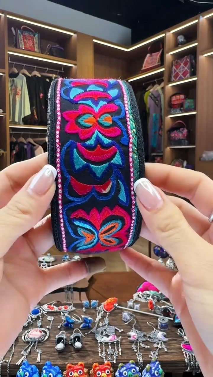 【闪购商品】织绣L588黔东南苗族刺绣