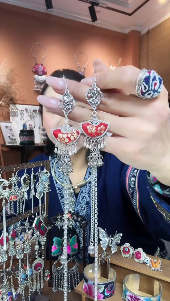 【闪购商品】刺绣纯手工民族风耳环