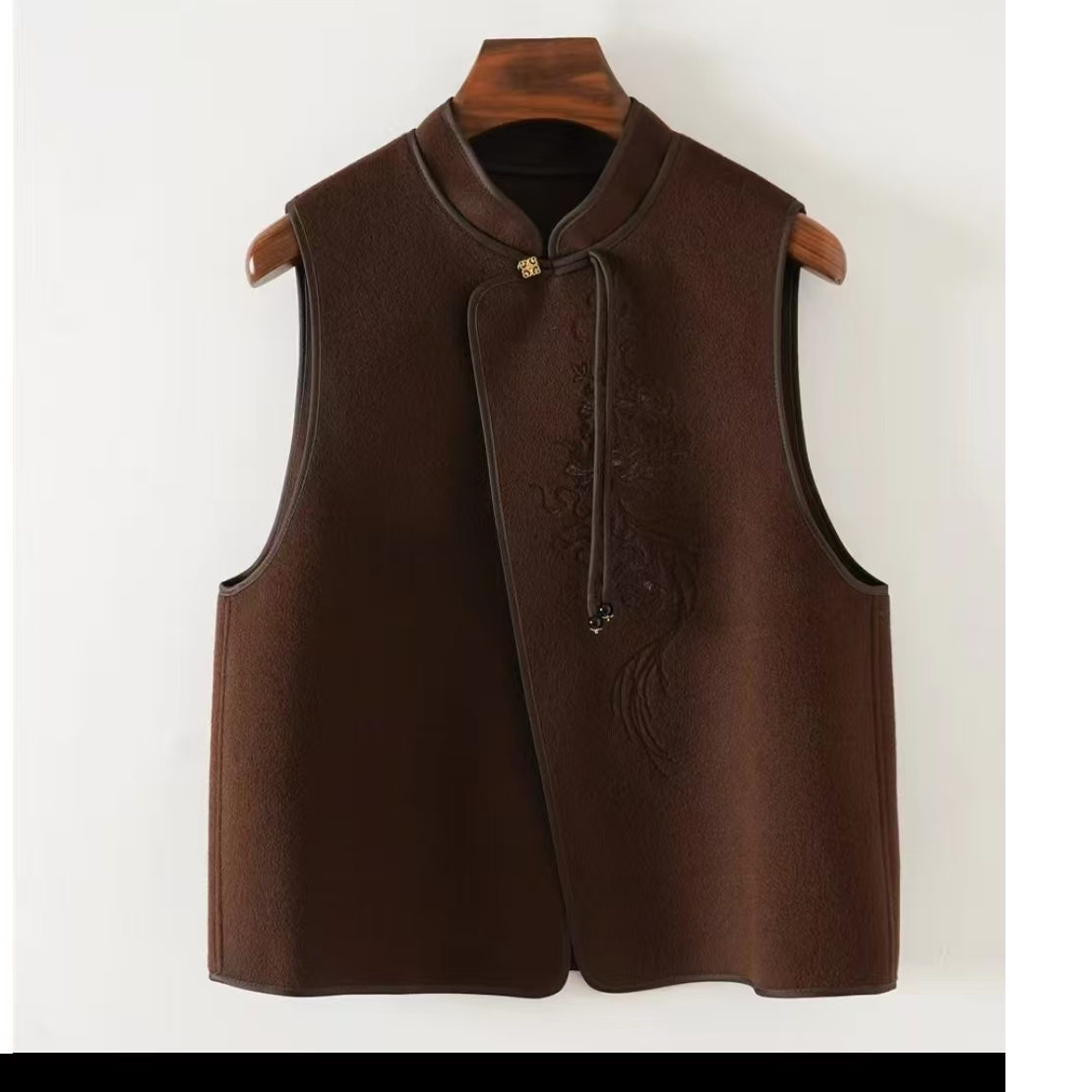 2025年气质保暖坎肩新中式秋冬刺绣羊毛马甲复古时尚百搭背心