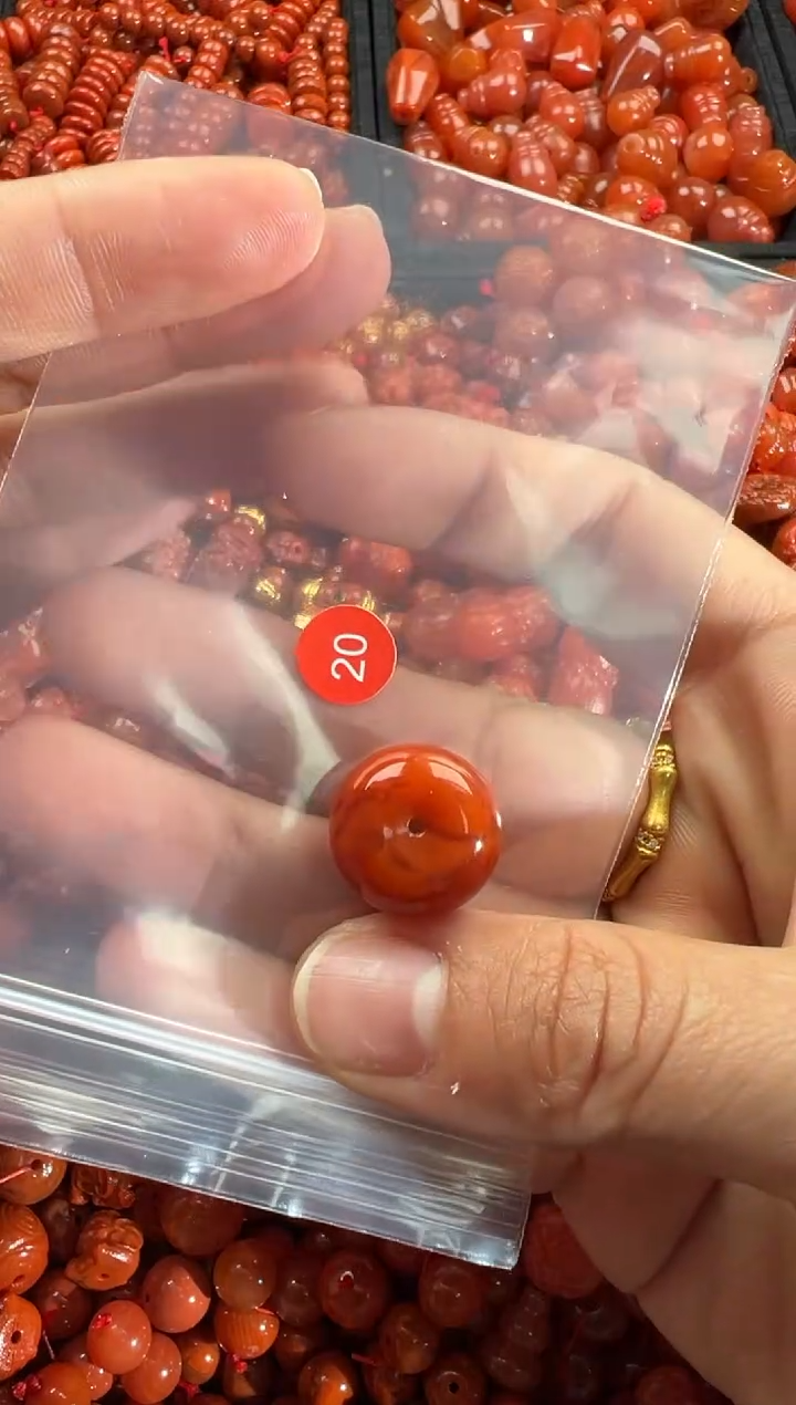 【闪购商品】南红玛瑙颈饰未镶嵌1