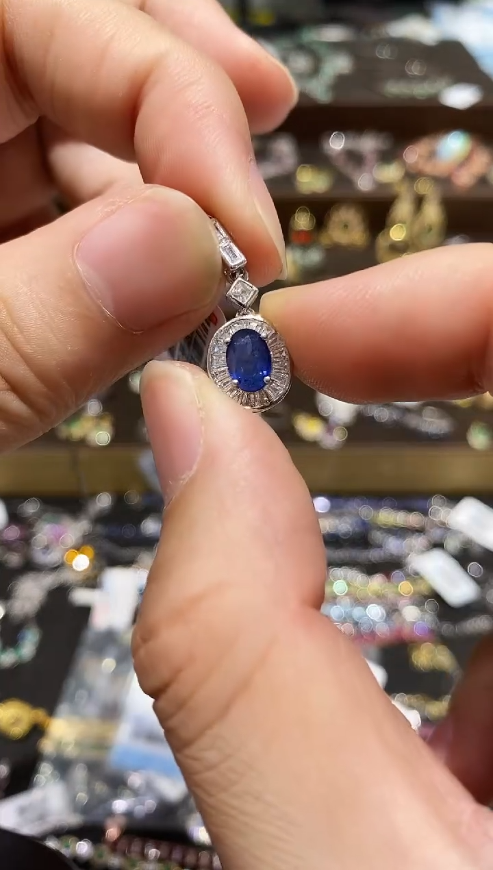 【闪购商品】蓝宝石颈饰银S925镶嵌吊坠