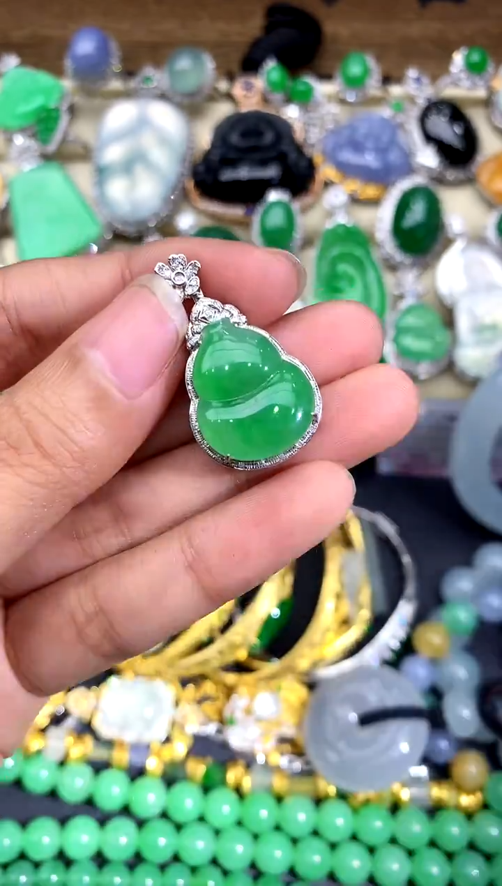 【闪购商品】翡翠颈饰18K金镶嵌480-中国好珍宝