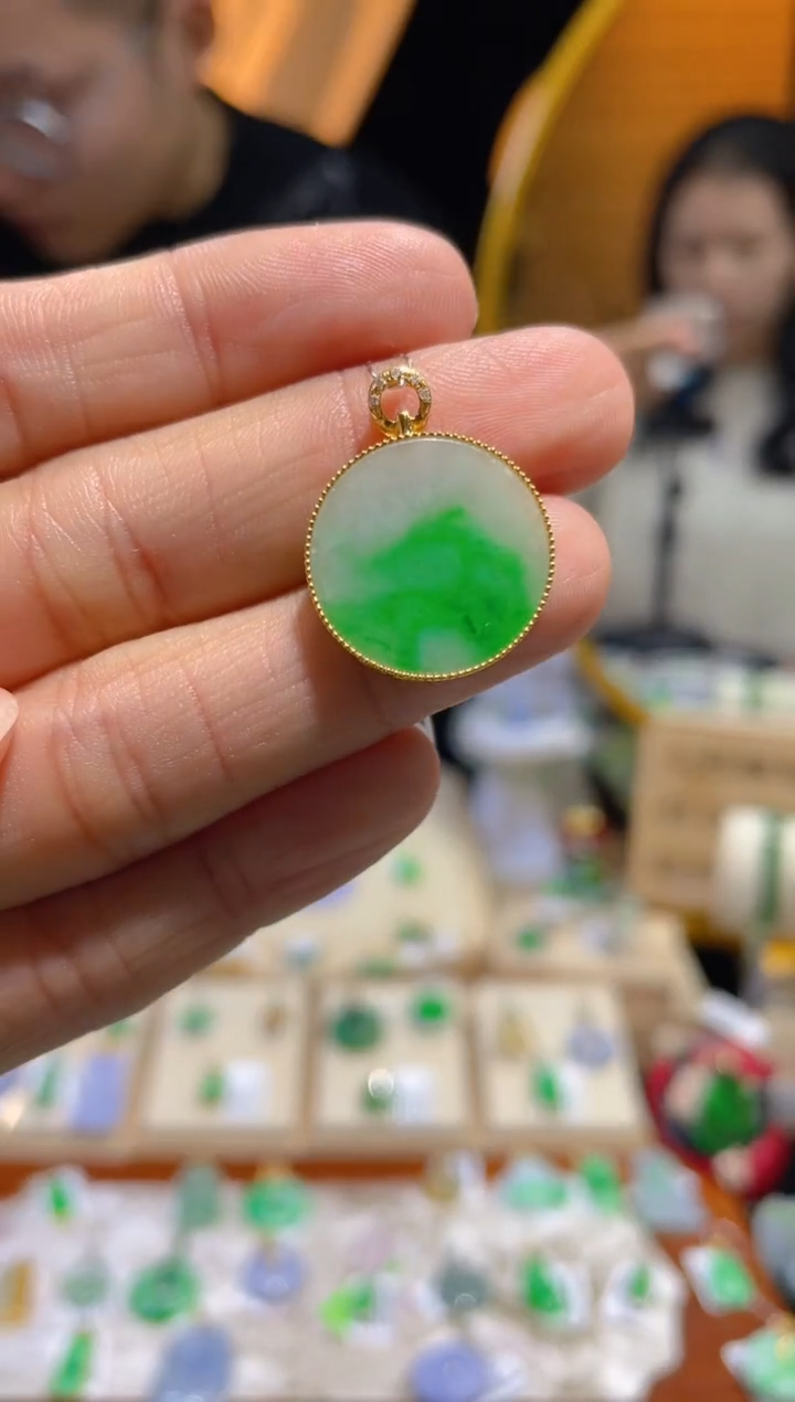 【闪购商品】翡翠颈饰18K金镶嵌假一赔三