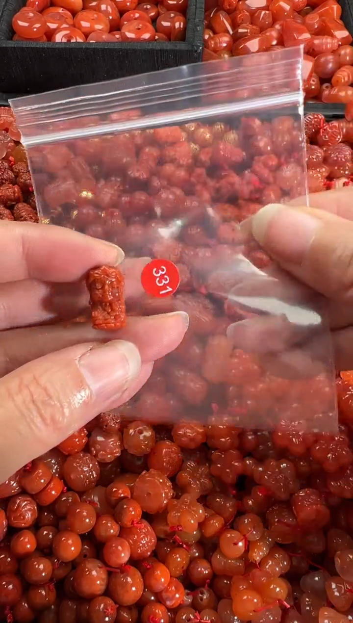 【闪购商品】南红玛瑙颈饰未镶嵌1